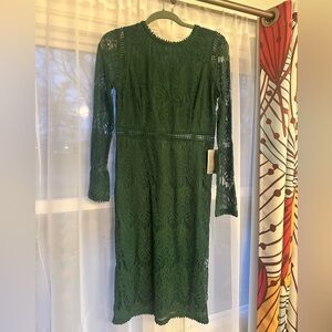 Elegant Green Lace Long-Sleeve Dress